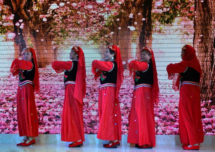 原創(chuàng)美篇(一)云南中老年文化藝術(shù)交流協(xié)會開遠辦事處聯(lián)誼會活動2018.